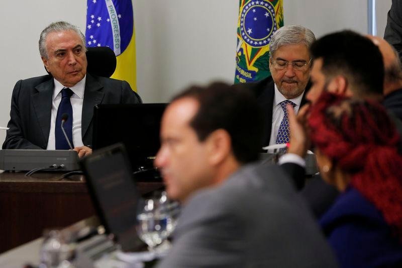 Quem lhe pergunta sobre trocas na equipe, Temer afirma que "tudo vai depender das circunst&acirc;ncias pol&iacute;ticas"