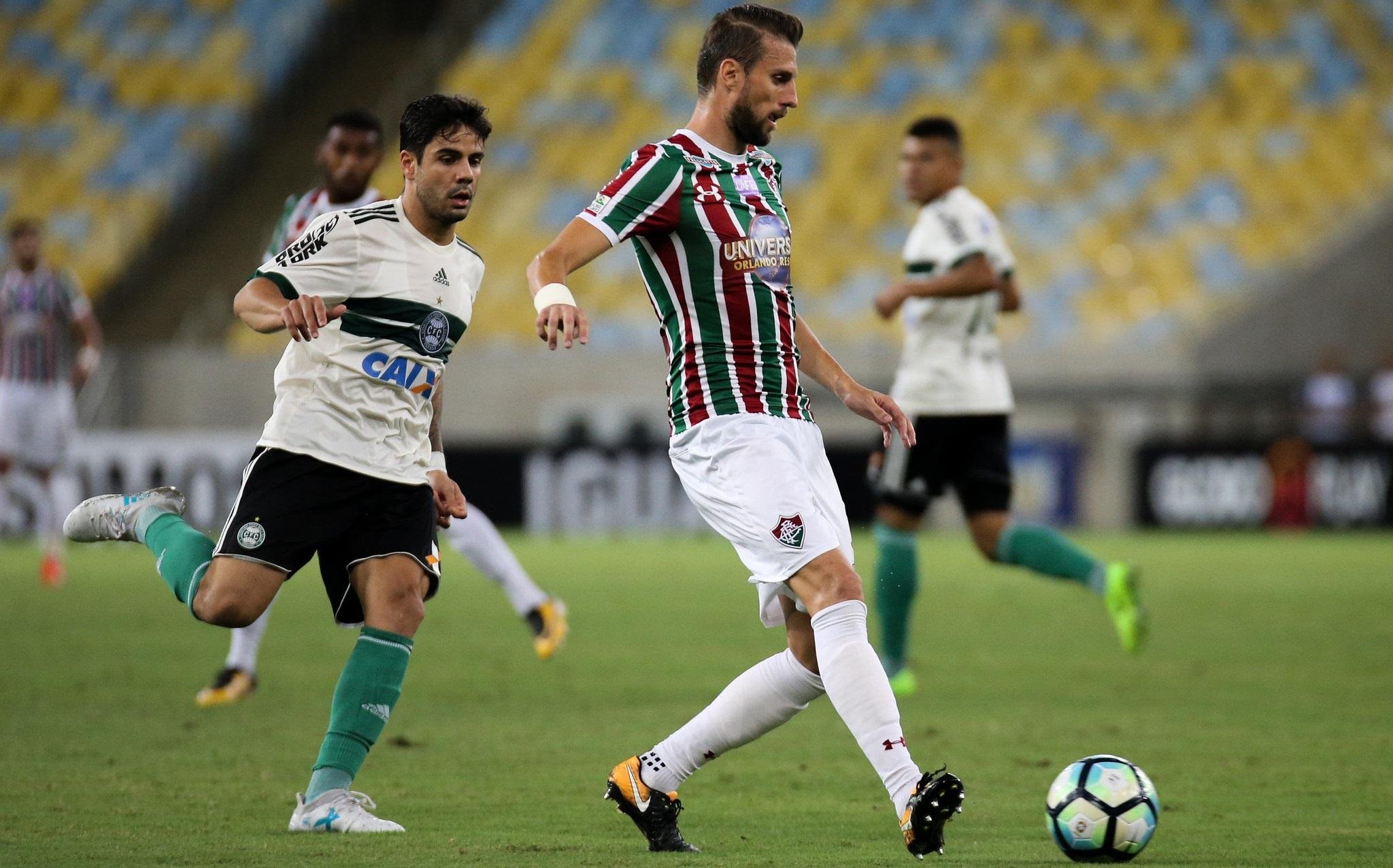 Time paranaense abriu o placar no primeiro tempo, mas a equipe carioca virou na etapa final