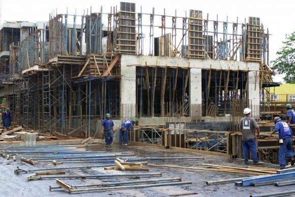 Infla&ccedil;&atilde;o da constru&ccedil;&atilde;o civil cai e fica em 0,16% em outubro