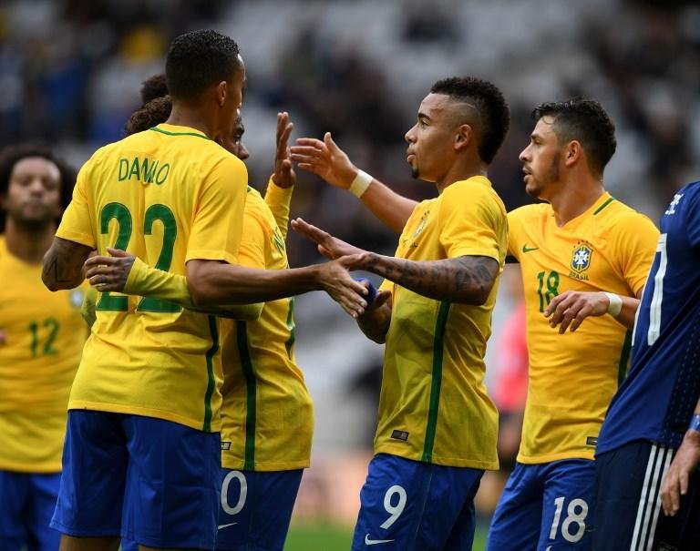 Sele&ccedil;&atilde;o faz 3 a 1 no Jap&atilde;o em amistoso na Fran&ccedil;a 