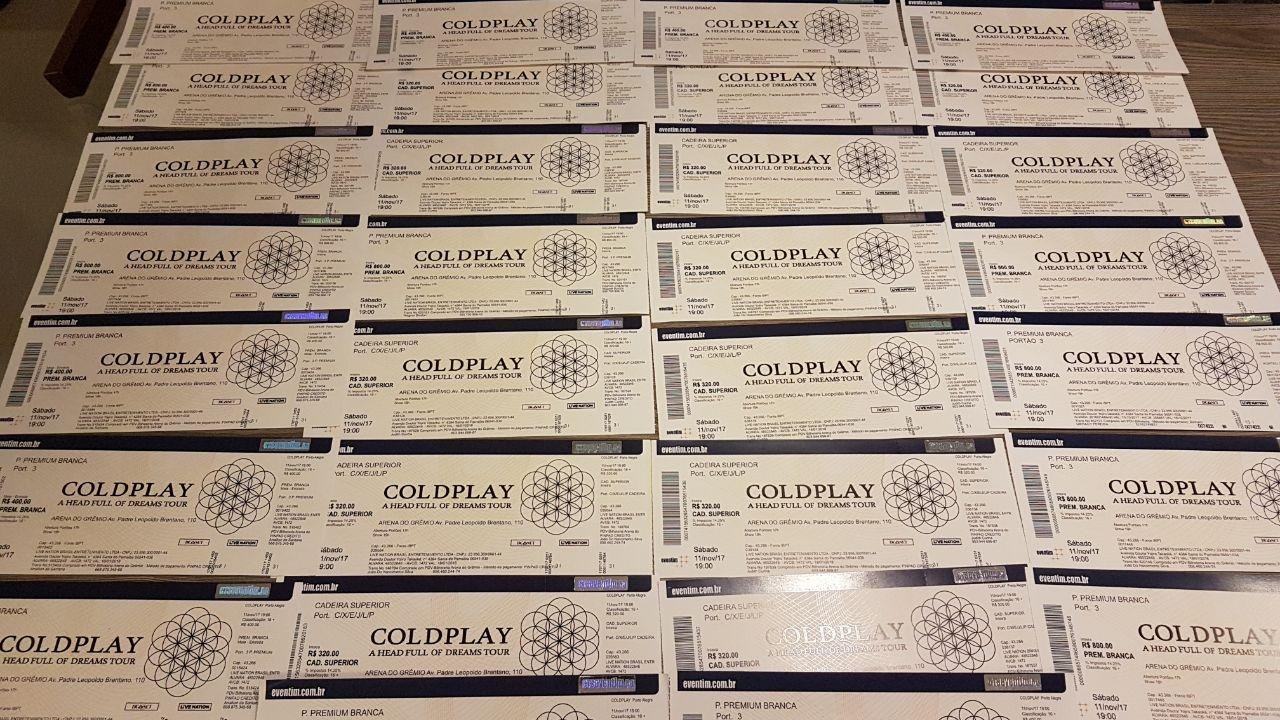 Dupla foi detida em flagrante com 30 bilhetes para a apresenta&ccedil;&atilde;o deste s&aacute;bado