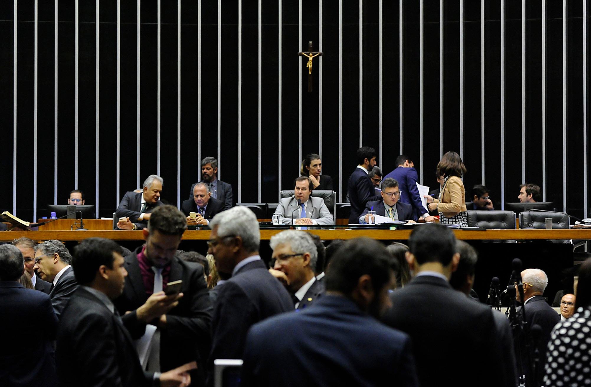 Corte na sa&uacute;de pode aumentar, a depender de como os parlamentares dos demais Estados decidirem sacrificar suas emendas para dar a contribui&ccedil;&atilde;o obrigat&oacute;ria ao Fundo de Campanha