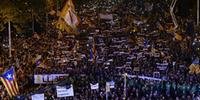 Cerca de 750 mil manifestantes pedem libertação de separatistas na Catalunha