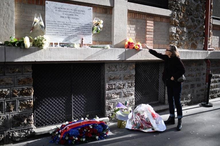 Fran&ccedil;a homenageia 130 v&iacute;timas dos atentados de novembro de 2015