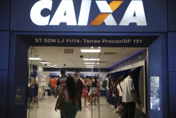 Abono estar&aacute; dispon&iacute;vel para inscritos h&aacute; pelo menos cinco anos e que tenham trabalhado com carteira assinada