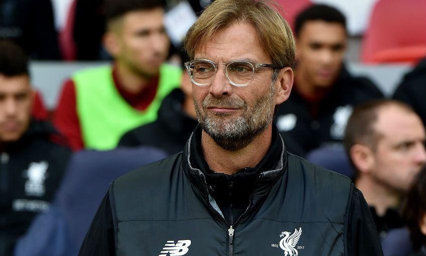 T&eacute;cnico do Liverpool &eacute; hospitalizado em Londres