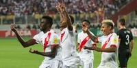 Peru derrota Nova Zelândia e vai disputar uma Copa após 36 anos
