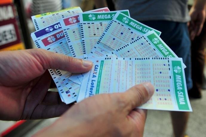 Mega-Sena deve pagar R$ 50 milh&otilde;es na quarta-feira
