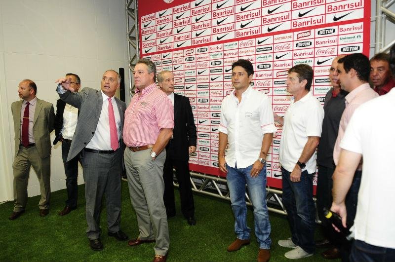 Inter aguarda jogo do Fluminense para conversar com Abel Braga 