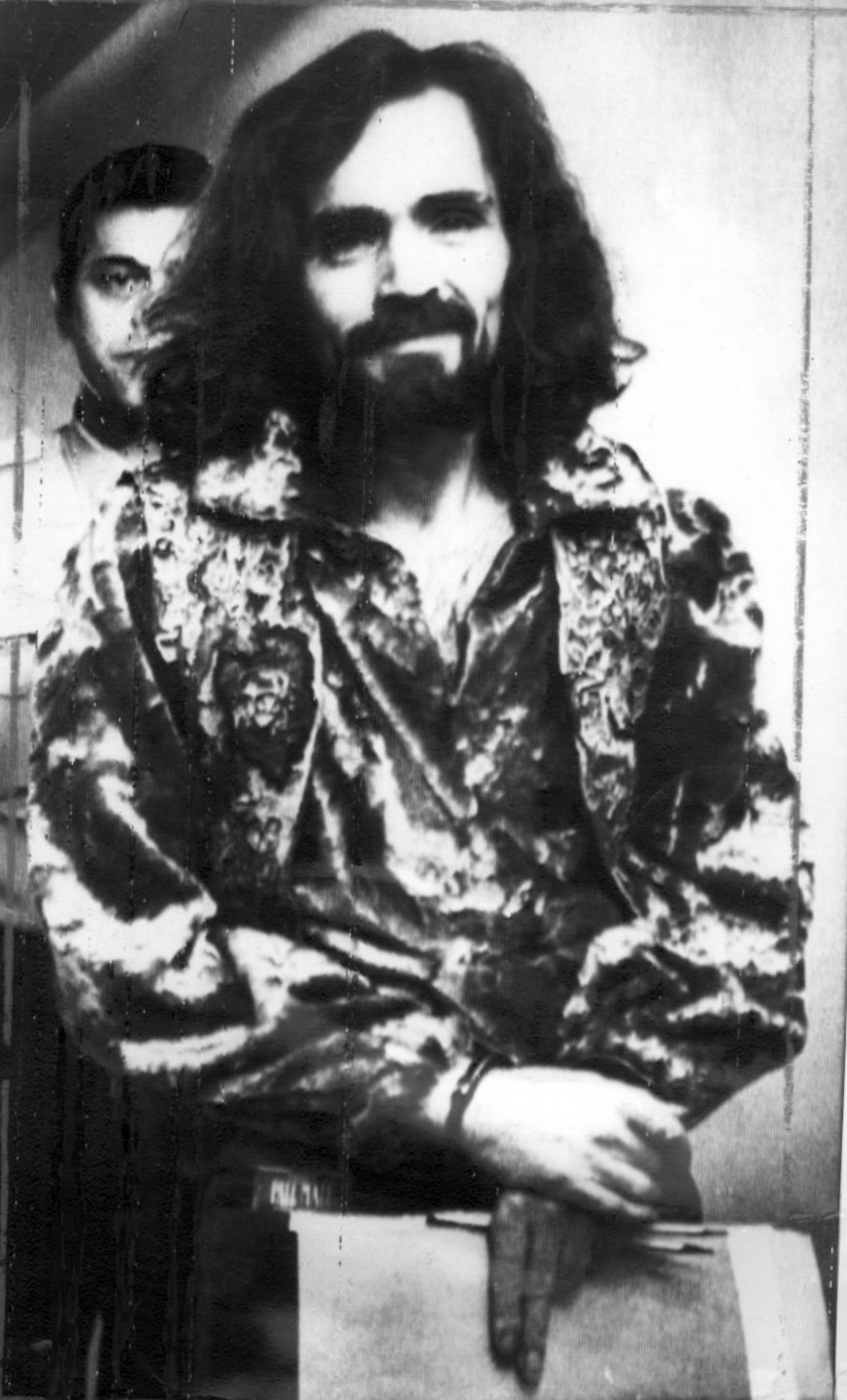 Charles Manson foi o guru psicopata que ordenou assassinatos que abalaram o mundo