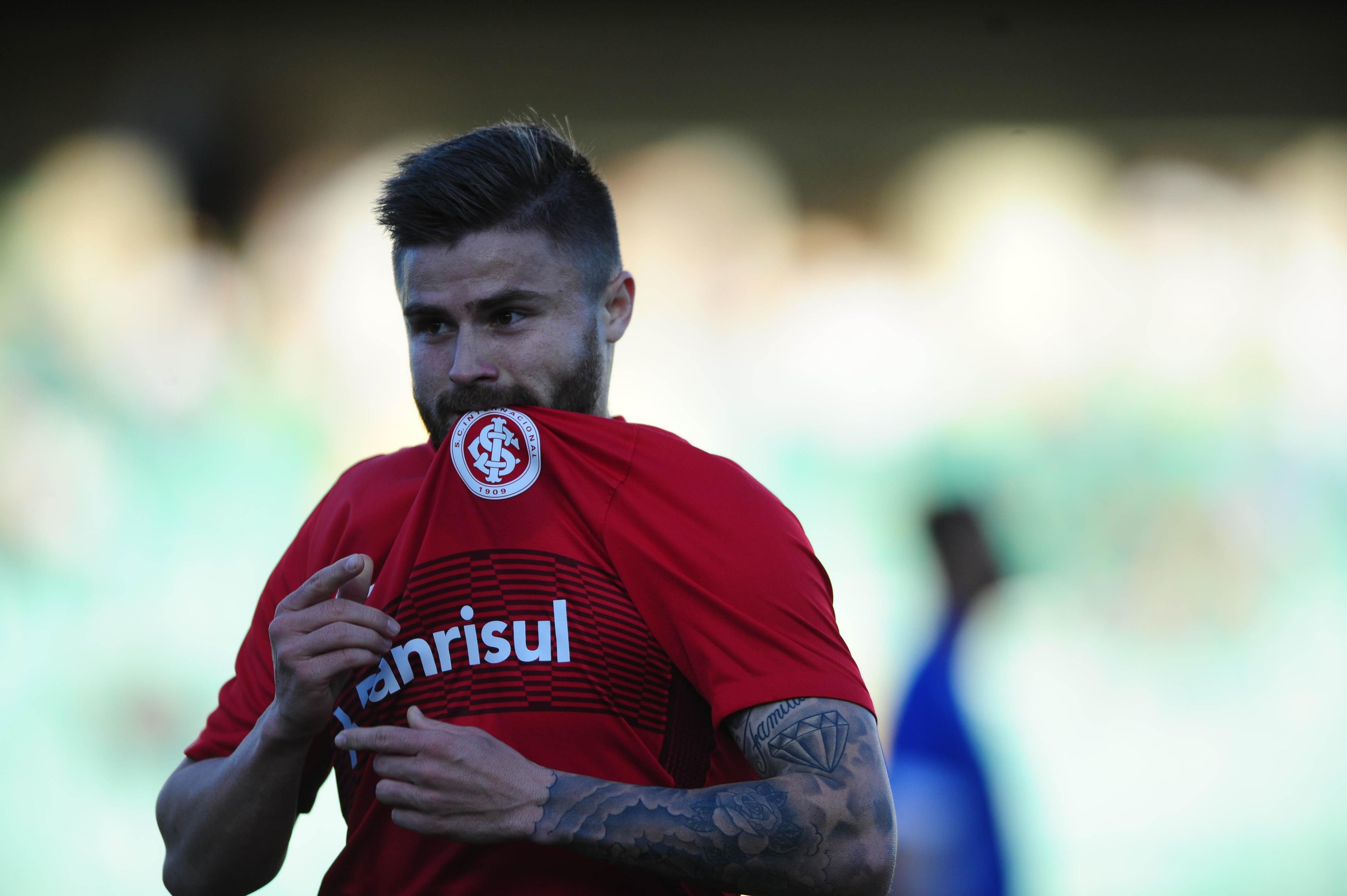 Sasha marcou nos 2 a 1 contra o Guarani no primeiro turno e o CRB venceu o Am&eacute;rica por 2 a 1