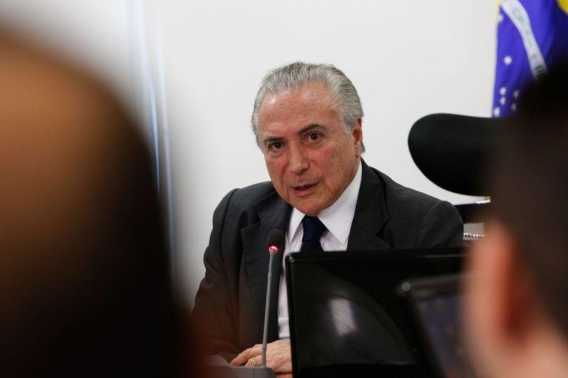 No twitter, presidente aproveitou para convocar brasileiros para constru&iacute;rem pa&iacute;s harm&ocirc;nico