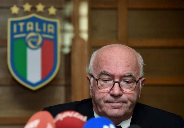 Carlo Tavecchio apresentou nesta segunda-feira sua demiss&atilde;o