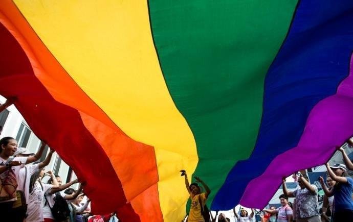 Na China, gays e l&eacute;sbicas ocultam homossexualidade com casamentos de conveni&ecirc;ncia