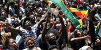 Parlamento do Zimbábue inicia sessão sobre a destituição de Mugabe 