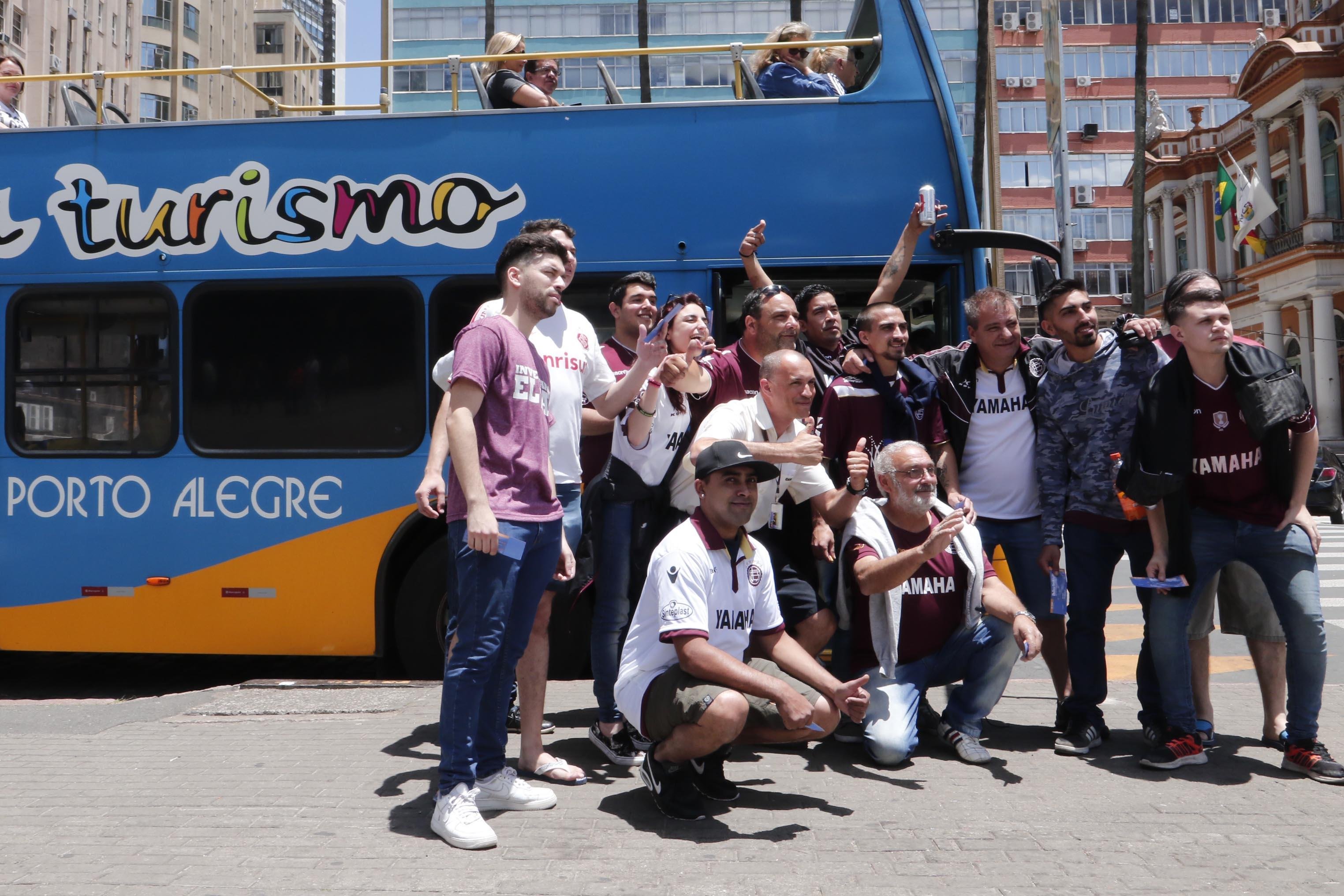 Maioria dos ve&iacute;culos j&aacute; passou pela fronteira em Uruguaiana