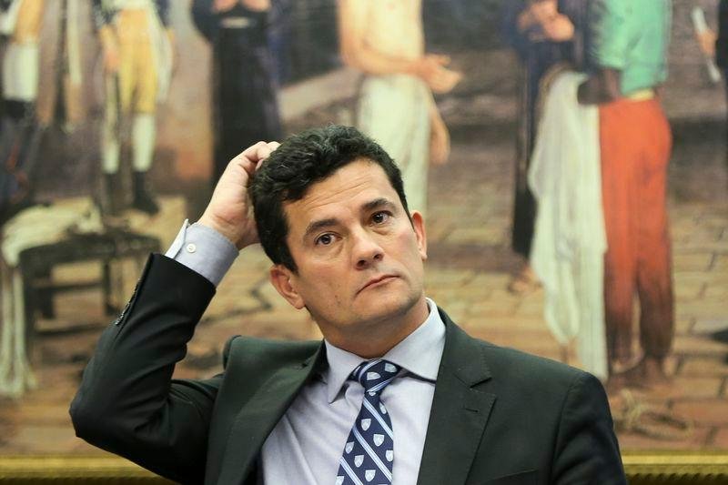 Procuradores dizem que "apenas 4 vaiaram Moro e 800 o aplaudiram de p&eacute;"
