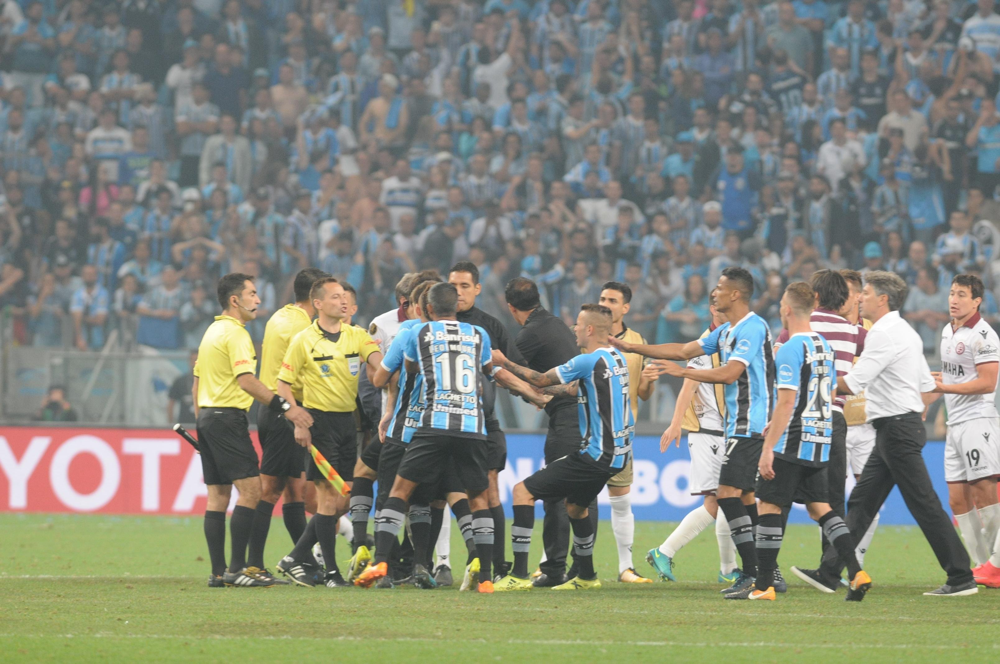 Imprensa argentina v&ecirc; chances do Lan&uacute;s contra o Gr&ecirc;mio, no jogo de volta