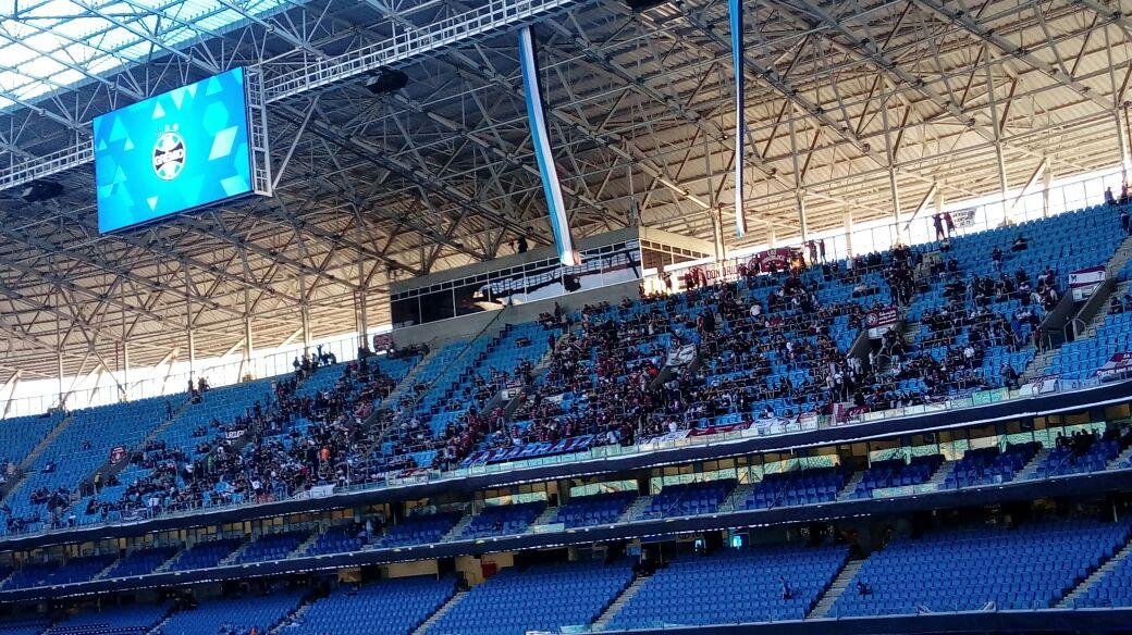 Torcedores do Lan&uacute;s reclamaram do tratamento antes e depois da partida na Arena