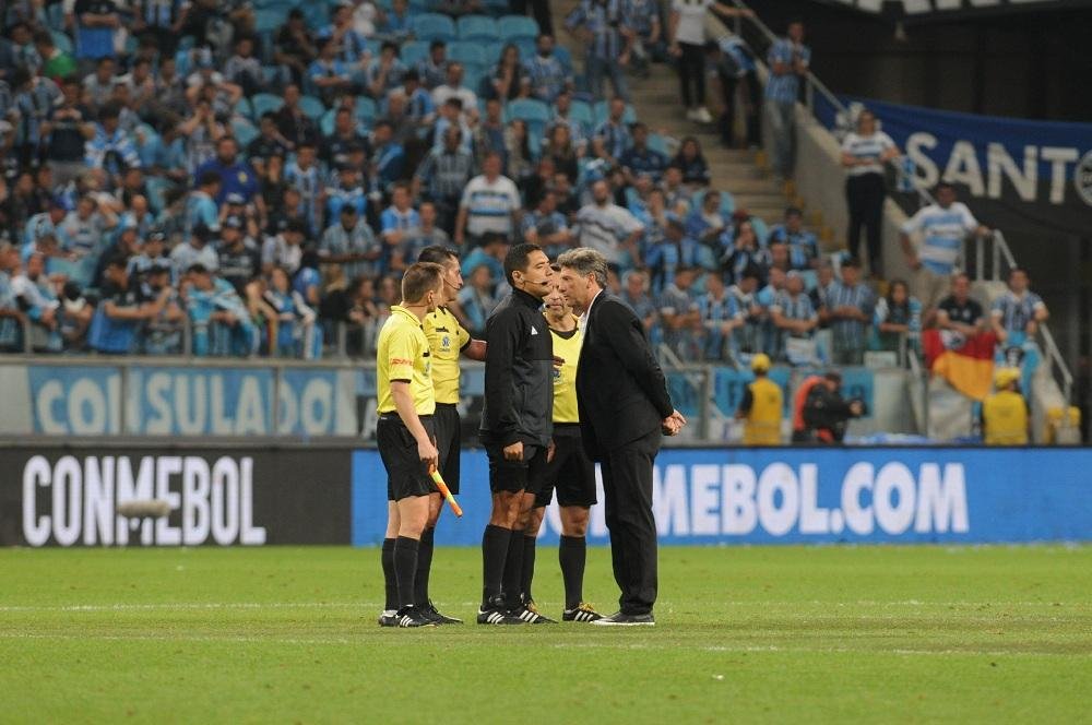 Conmebol atende pedido do Gr&ecirc;mio e retira &aacute;rbitro argentino do pr&oacute;ximo jogo 