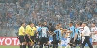 Conmebol anuncia substituto de Baldassi na final entre Grêmio e Lanús 
