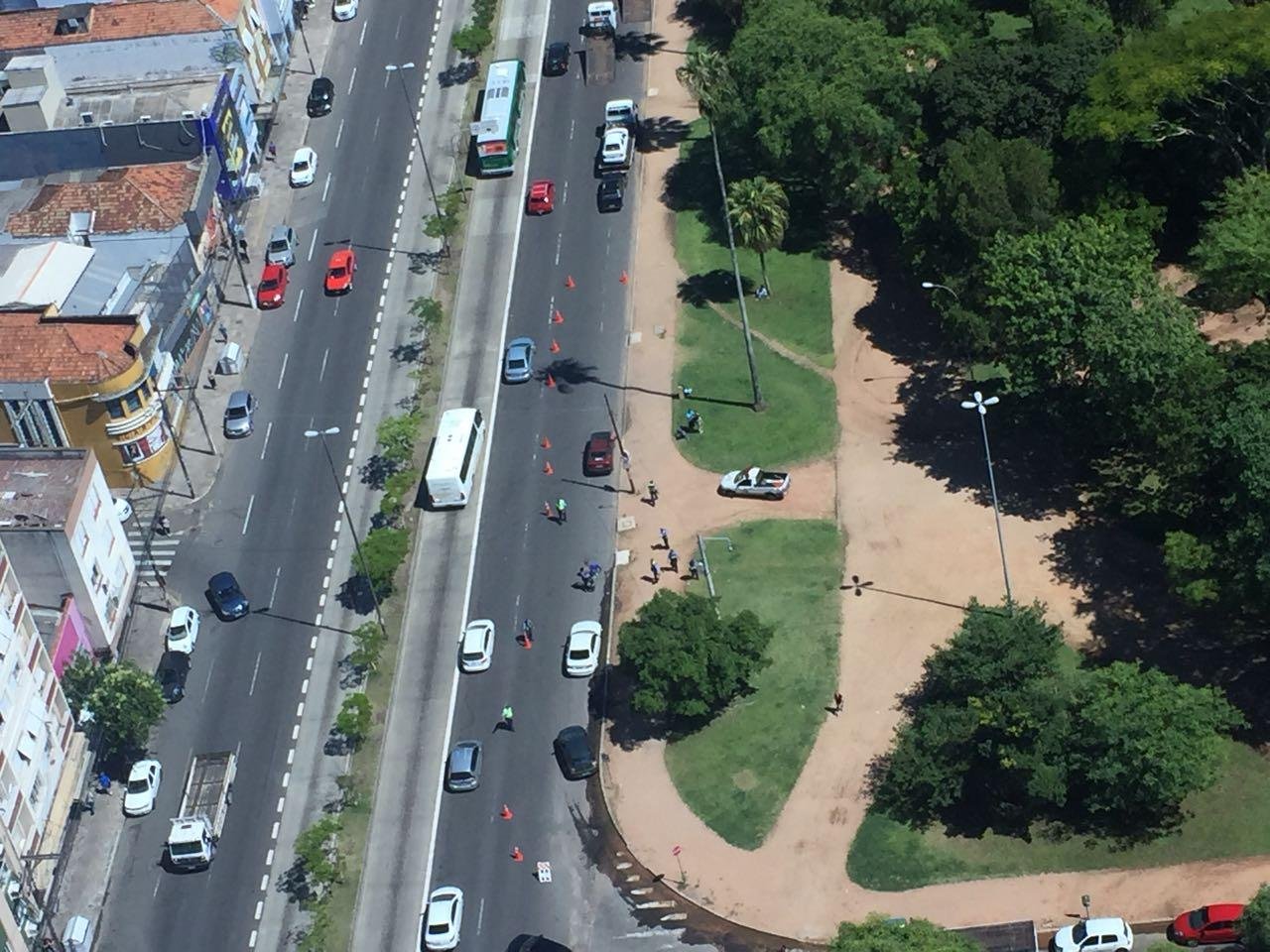 Condutor de ve&iacute;culo roubado tentou furar barreira na avenida Jo&atilde;o Pessoa
