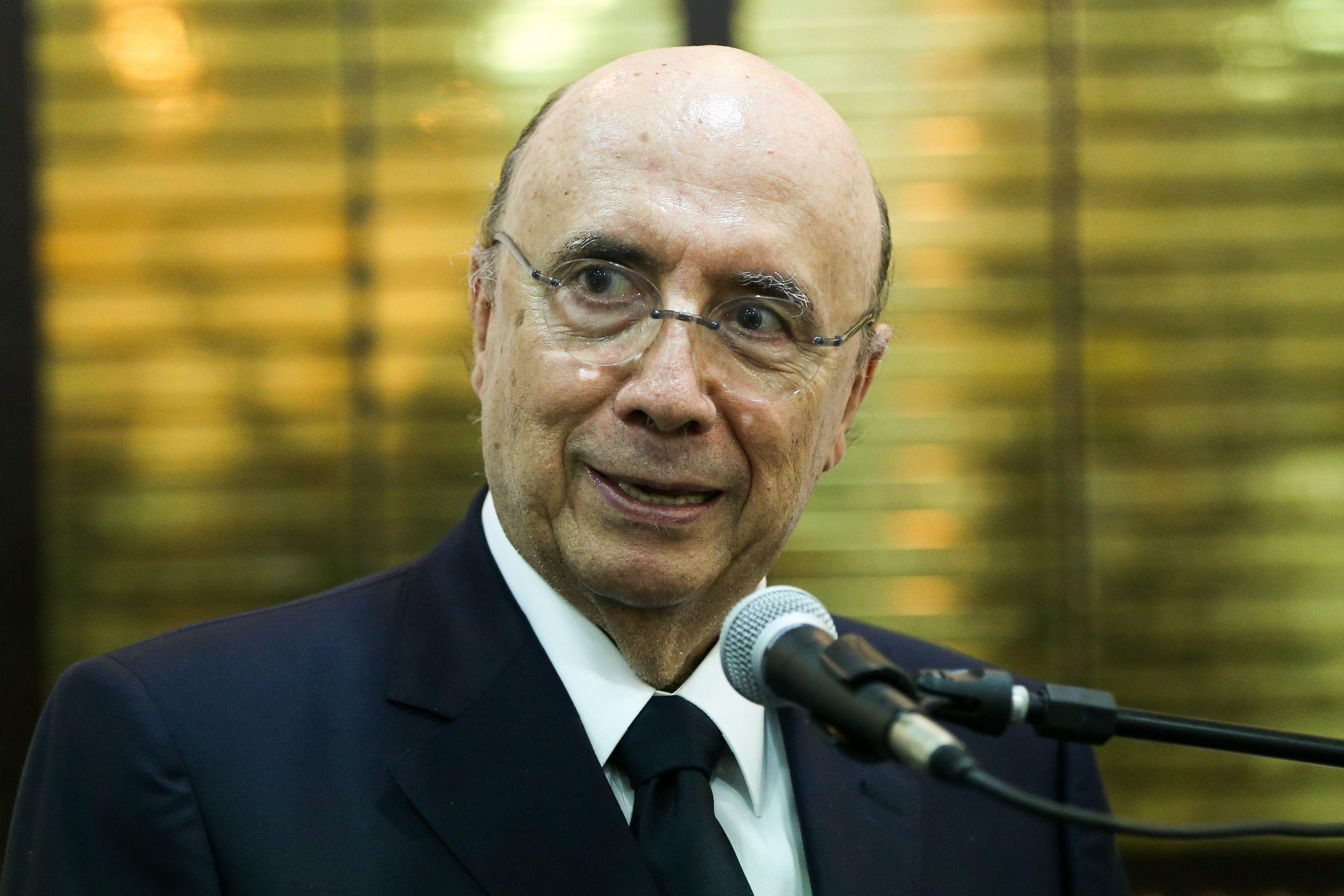 Ministro afirmou que decis&atilde;o de se candidatar n&atilde;o &eacute; de car&aacute;ter pessoal