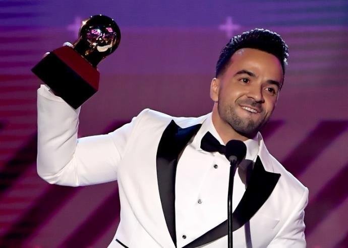Lu&iacute;s Fonsi conquistou 4 estatuetas no Grammy Latino
