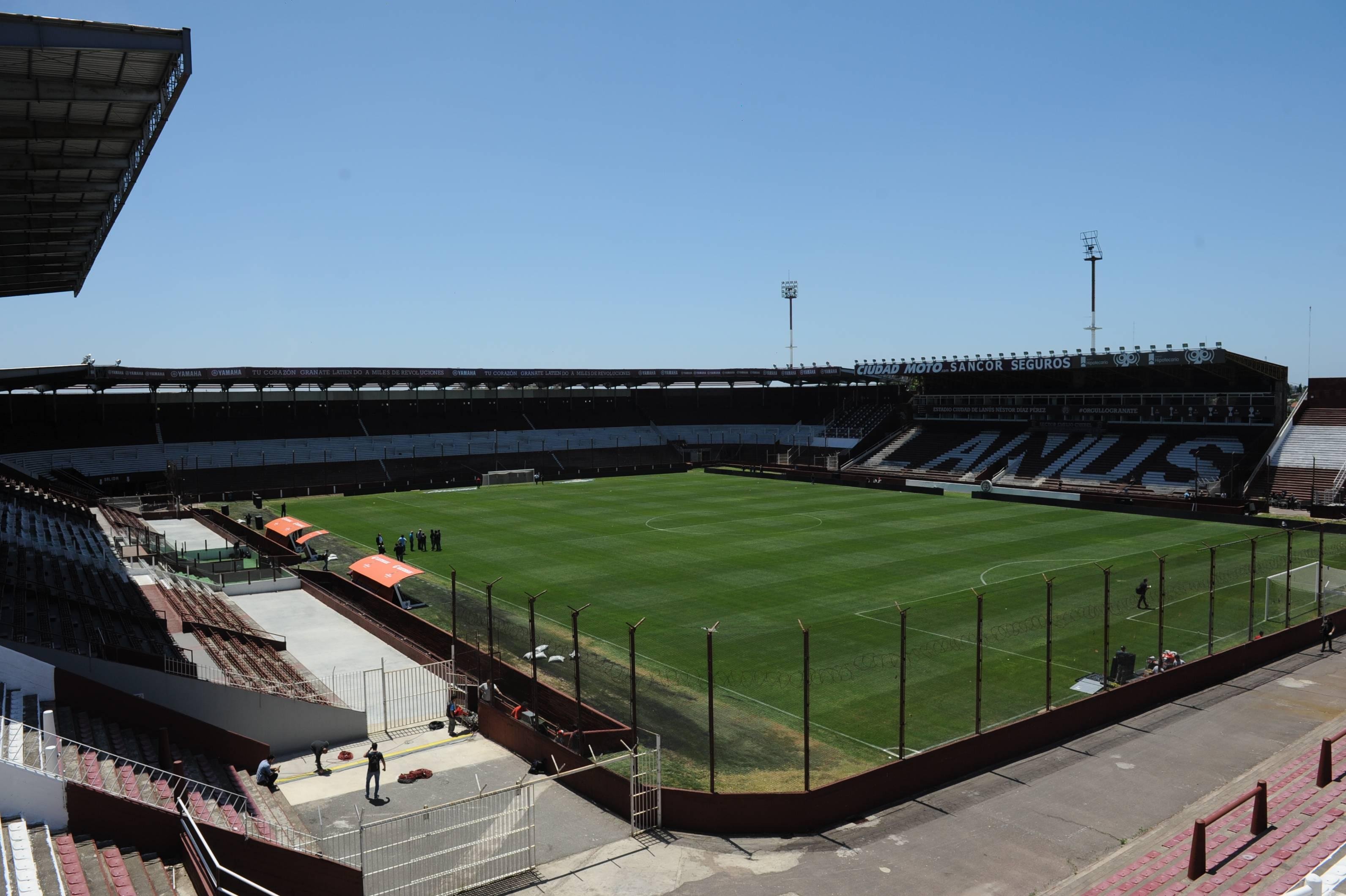 Gr&ecirc;mio e Lan&uacute;s decidem a Libertadores
