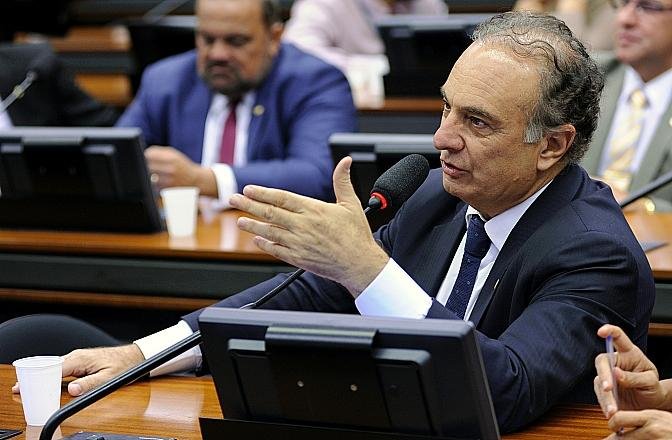 L&iacute;der da sigla da C&acirc;mara cobrou do governo a busca de apoio de outras bancadas