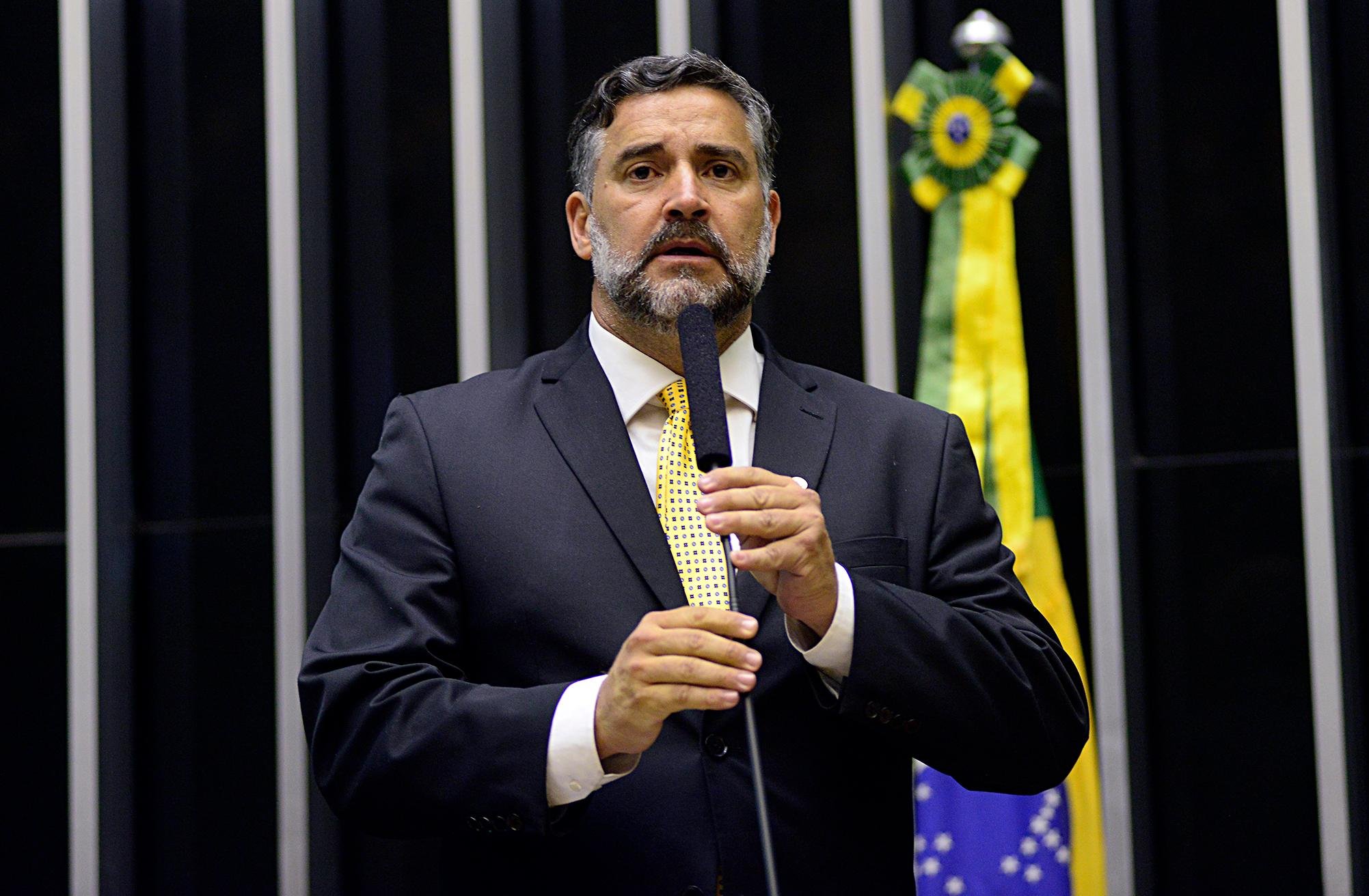 Deputado do PT aciona pol&iacute;cia legislativa ao ser acusado de ladr&atilde;o por ativista