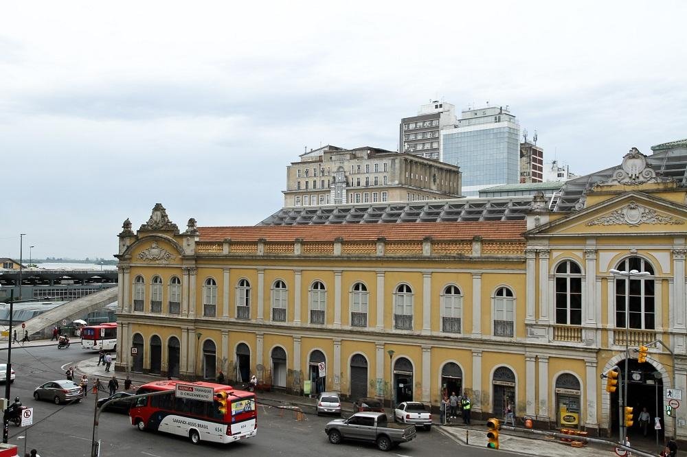 Porto Alegre ter&aacute; sexta com tempo seco e sol entre nuvens