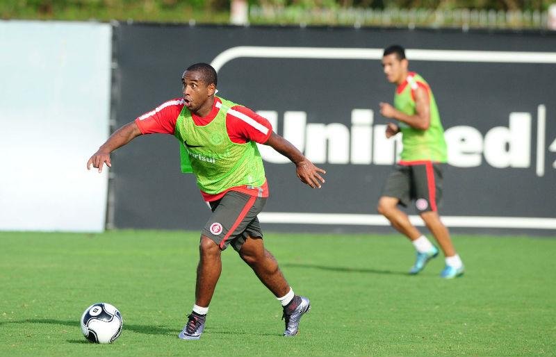 Anderson treinar&aacute; em separado caso n&atilde;o seja negociado pelo Inter 