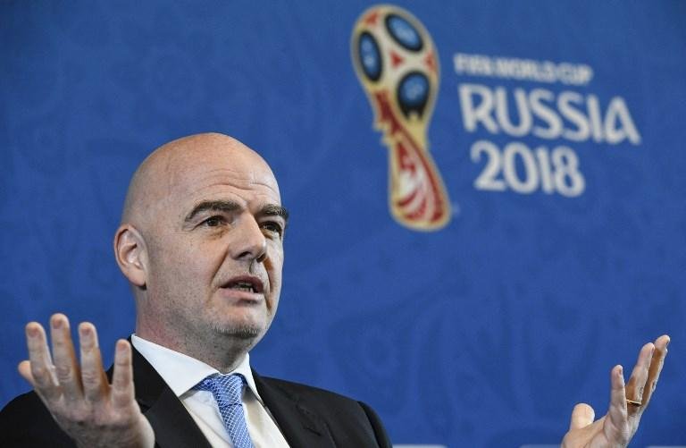 Presidente da FIFA insiste que doping n&atilde;o &eacute; um problema no futebol 