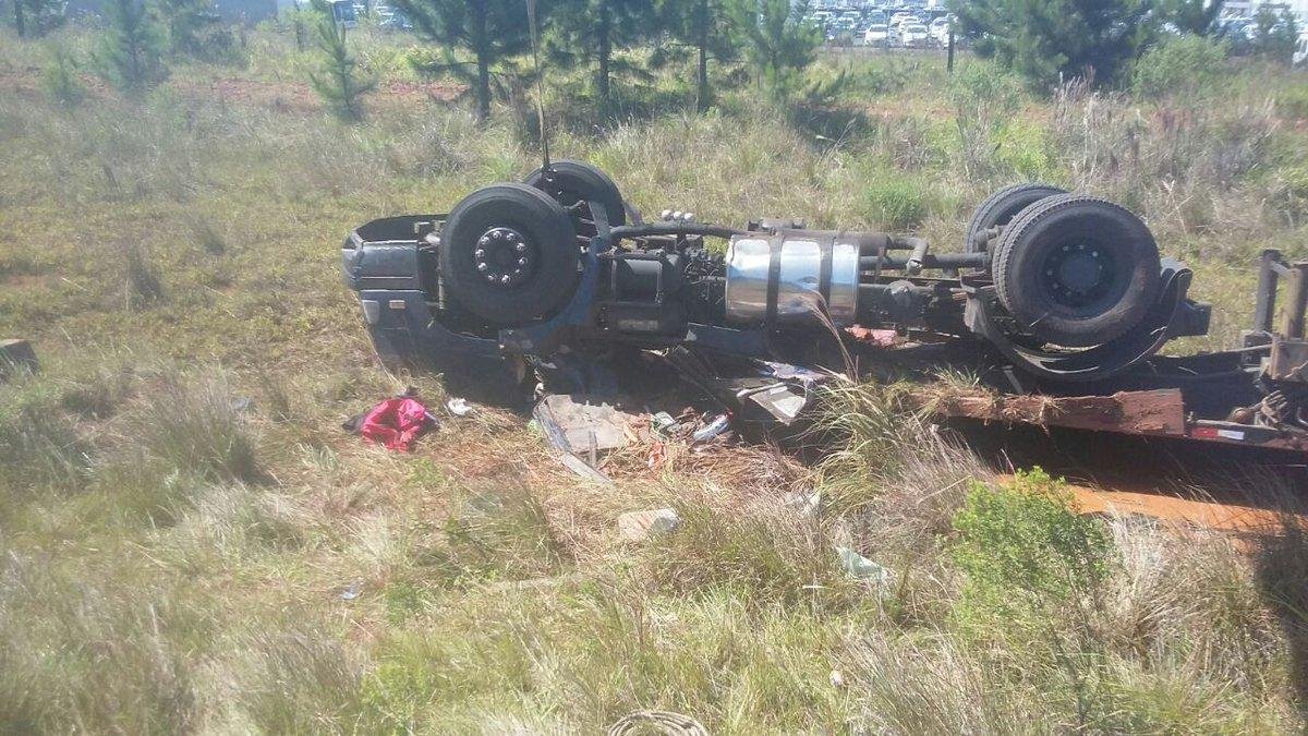 Acidente com capotagem causa morte na BR 290, em Gravata&iacute;