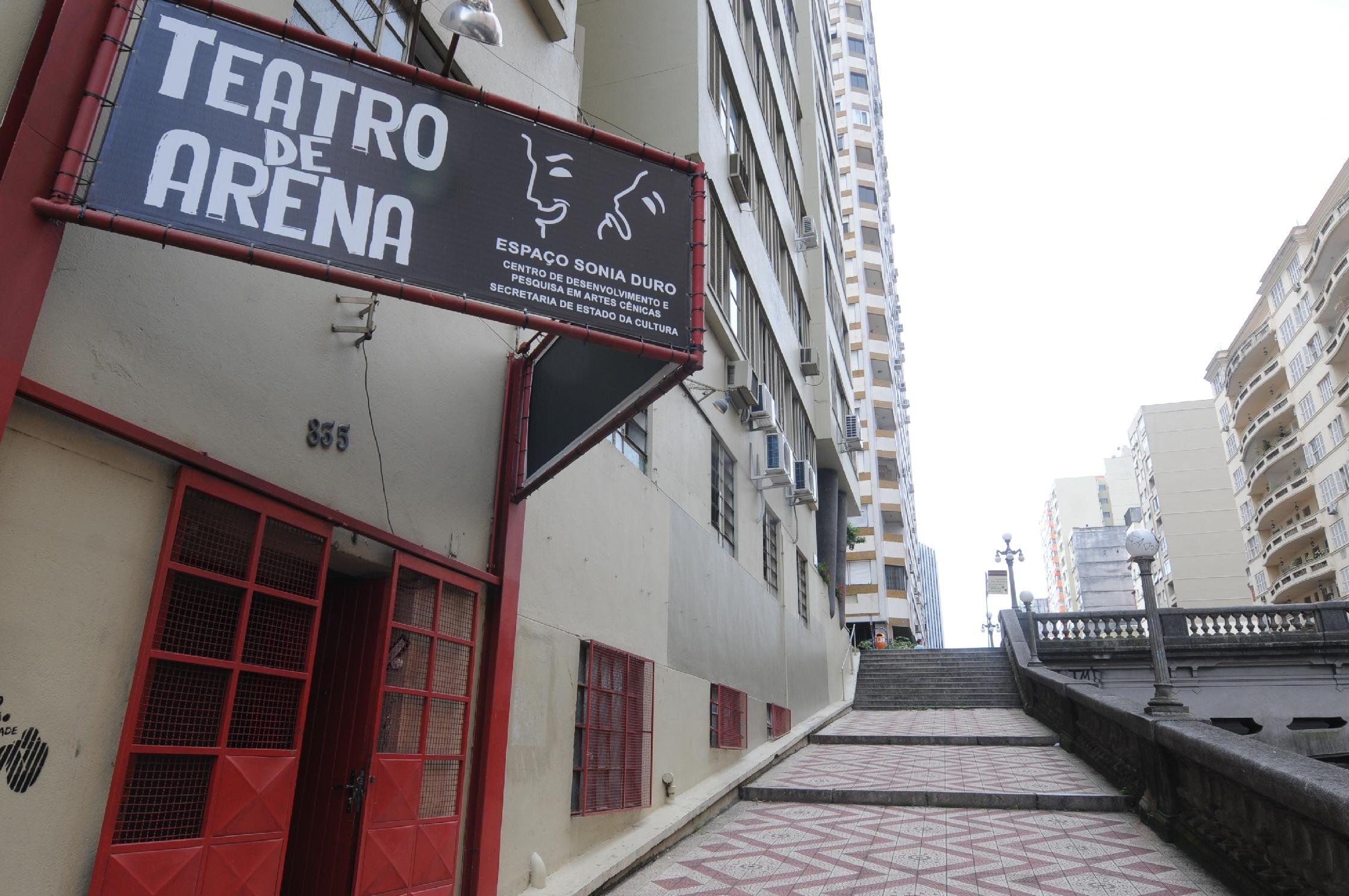 Teatro de Arena foi criado h&aacute; 50 anos para produzir arte de qualidade em sintonia com seu tempo e seu povo