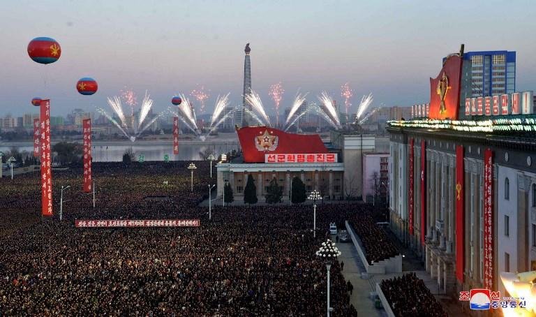 Coreia do Norte organizou uma mobiliza&ccedil;&atilde;o multitudin&aacute;ria nas ruas