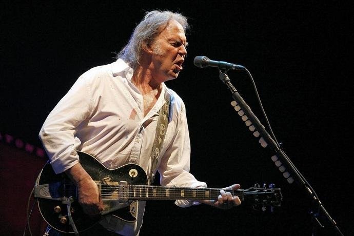 Neil Young lan&ccedil;a site com sua discografia completa