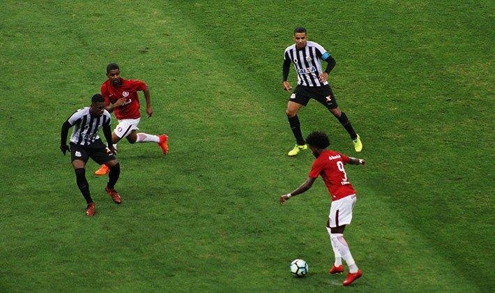 Inter venceu o Santos no primeiro jogo da final