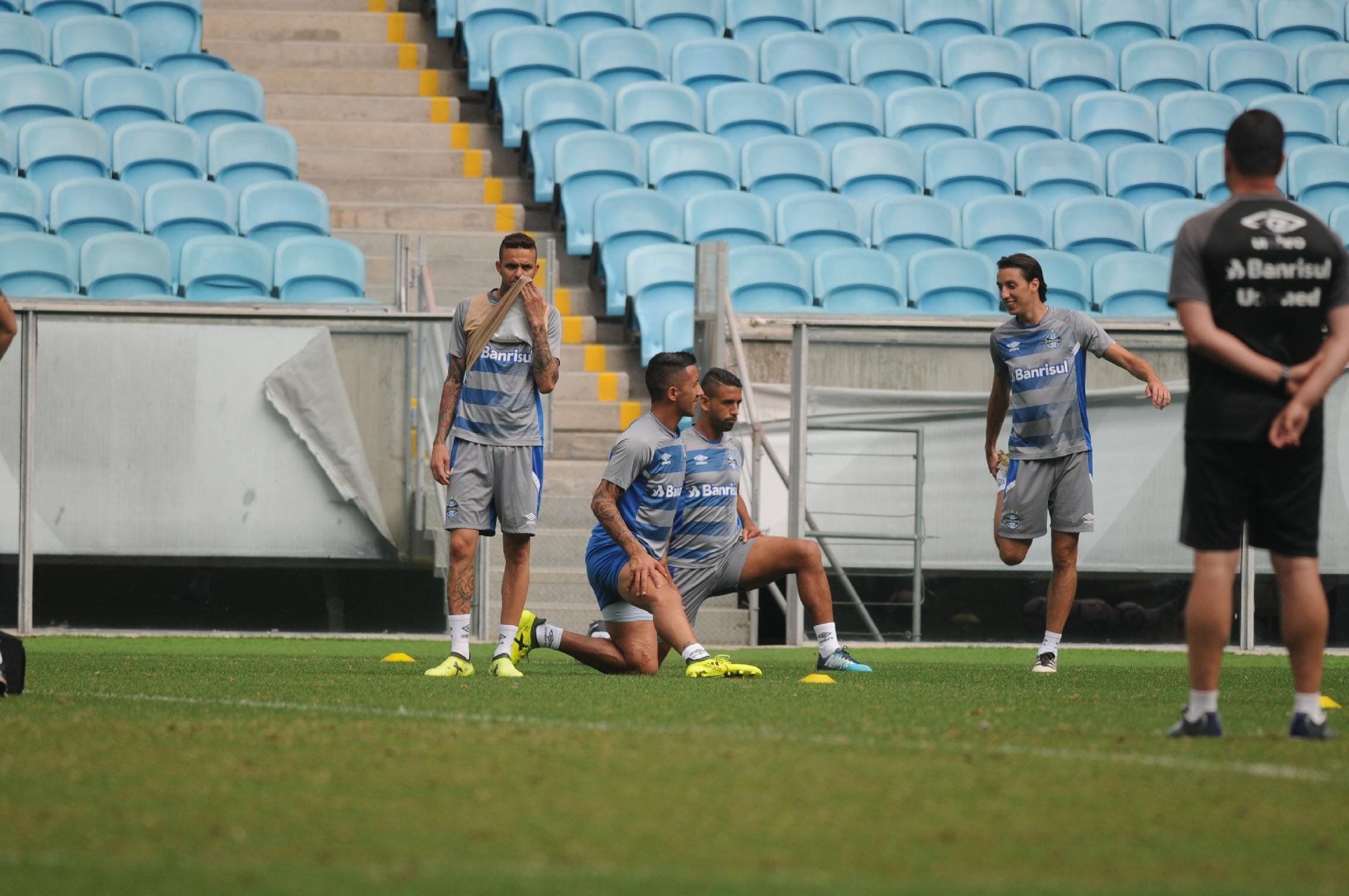 Geromel participou de treino do Gr&ecirc;mio desta ter&ccedil;a