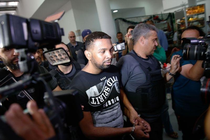 Traficante pulou muro da casa de onde estava e se escondeu em casa vizinha