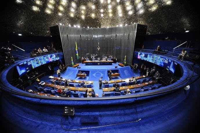 Projeto aprovado pelo Senado prop&otilde;e que Pol&iacute;cia Federal investigue mil&iacute;cias