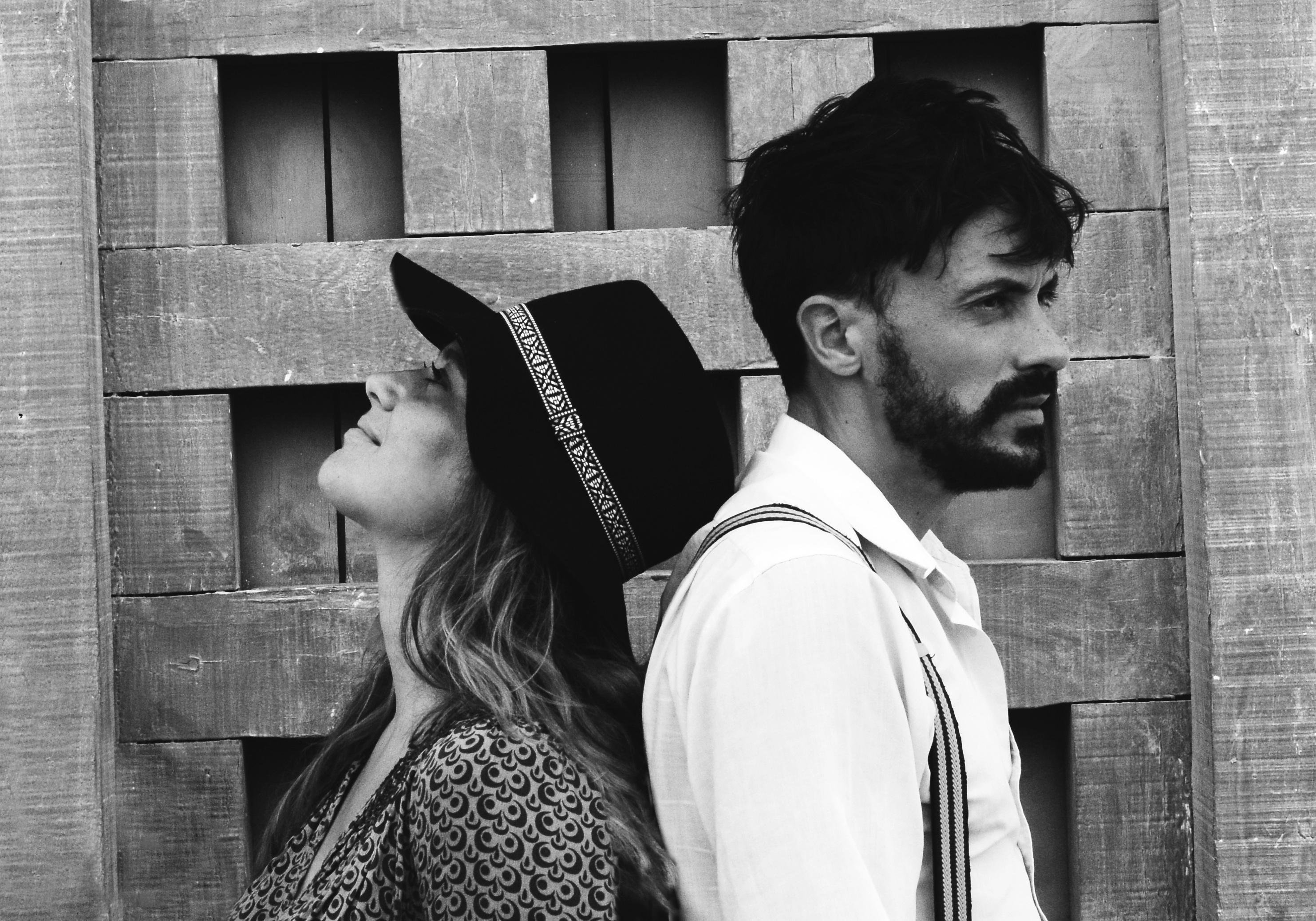 Artistas visuais viajaram o pa&iacute;s nos &uacute;ltimos tr&ecirc;s anos registrando as diferentes demonstra&ccedil;&otilde;es de f&eacute;
