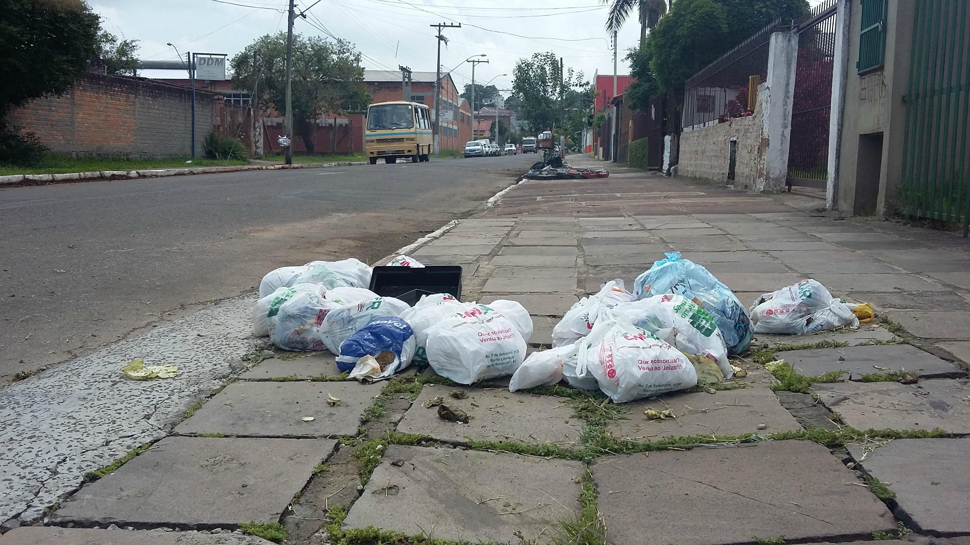Empresa Ecopav Constru&ccedil;&atilde;o e Solu&ccedil;&atilde;o Urbana &eacute; respons&aacute;vel por coleta na cidade