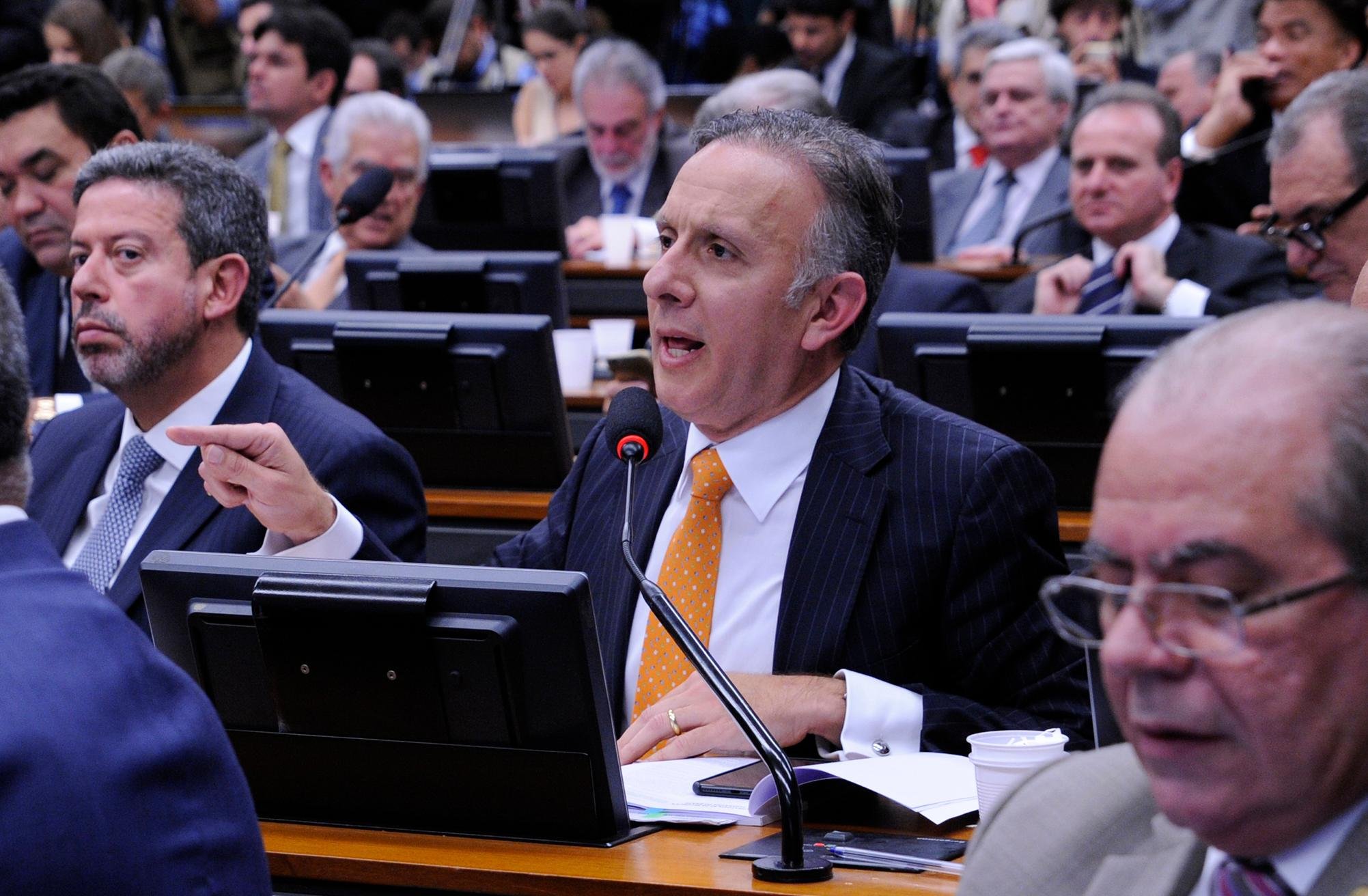L&iacute;der do governo projeta vota&ccedil;&atilde;o da reforma da Previd&ecirc;ncia no dia 18