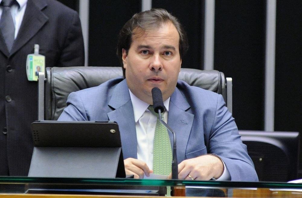 Previd&ecirc;ncia continuar&aacute; na pauta mesmo se n&atilde;o for votada at&eacute; dia 19, diz Maia