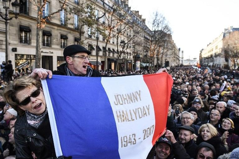 Homenagem reuniu milhares de f&atilde;s em Paris