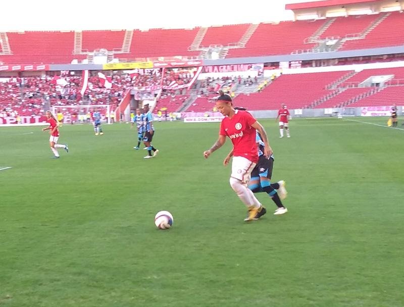 Coloradas sa&iacute;ram perdendo, mas buscaram o placar no Beira-Rio
