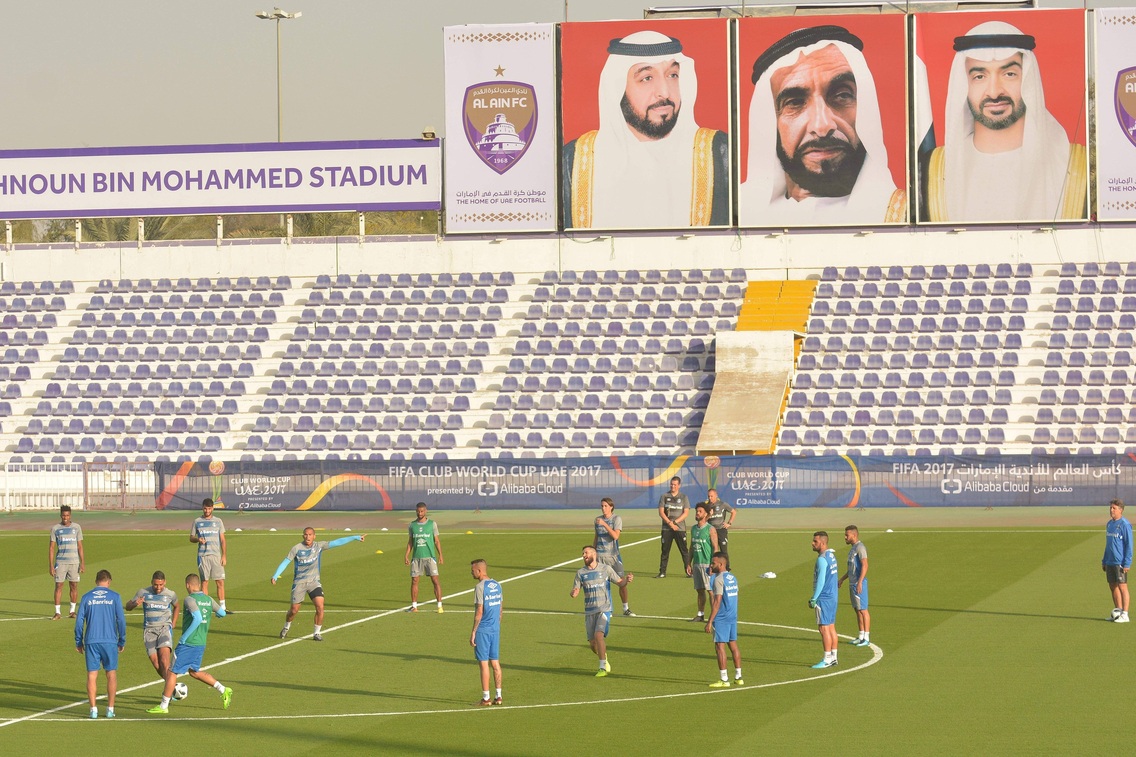 Gr&ecirc;mio treinou neste domingo no est&aacute;dio do Al Ain