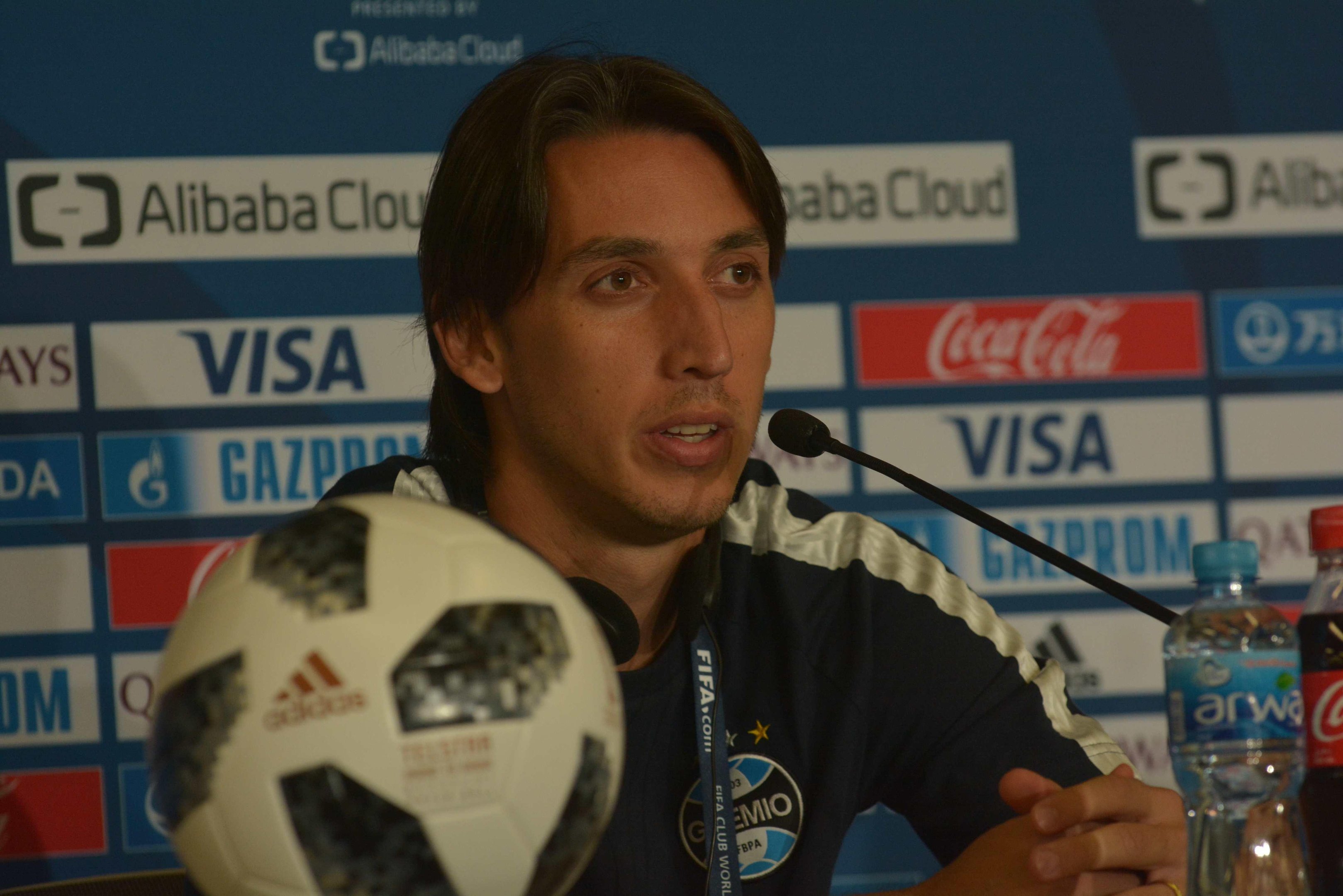 Geromel evitou falar em Real Madrid na v&eacute;spera do jogo com Pachuca